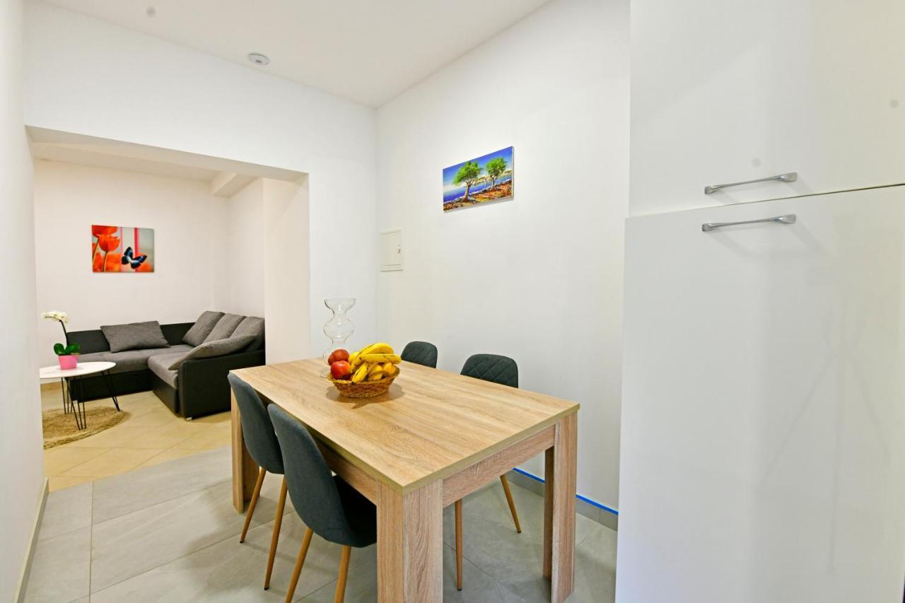 Residence *